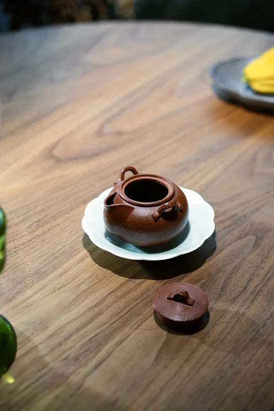 Yixing Zisha Teapot | Handcrafted Clay Teapot by Artisan Liu Susu 2