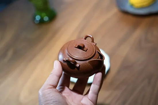 Yixing Zisha Teapot | Handcrafted Clay Teapot by Artisan Liu Susu 5