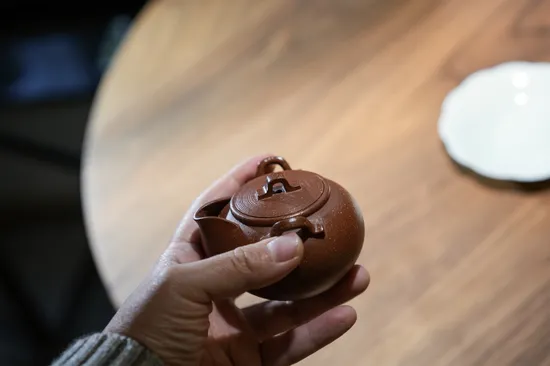Yixing Zisha Teapot | Handcrafted Clay Teapot by Artisan Liu Susu 6