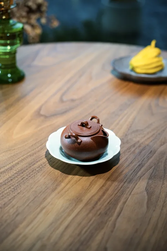 Yixing Zisha Teapot | Handcrafted Clay Teapot by Artisan Liu Susu 7