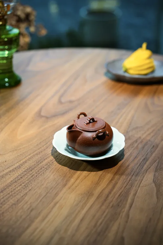 Yixing Zisha Teapot | Handcrafted Clay Teapot by Artisan Liu Susu 8