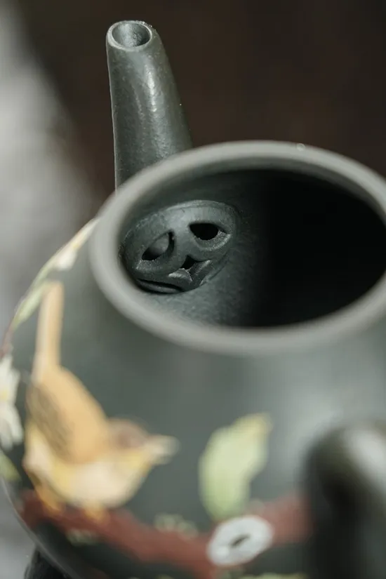 Premium Yixing Clay Teapot | Handcrafted & Authentic Zisha Pot 2