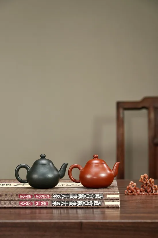 Premium Yixing Clay Teapot | Handcrafted & Authentic Zisha Pot 5