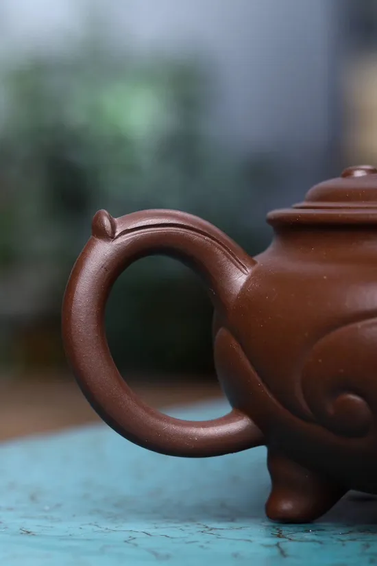 Premium Handmade Yixing Clay Teapot | Artisan Crafted & Collectible 4