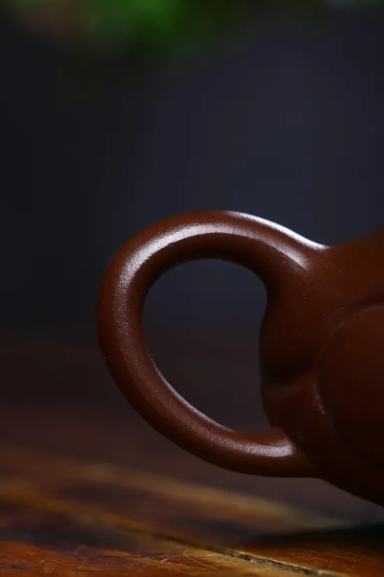 Premium Yixing Shi Hong Clay Teapot | Master Wang | 280CC 2