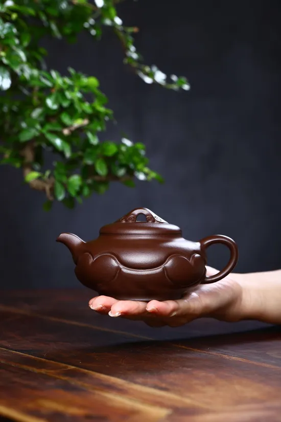 Premium Yixing Shi Hong Clay Teapot | Master Wang | 280CC 3