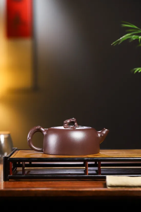 Yixing Clay Teapot | Handcrafted Zisha Artisan Teapot 400cc 8