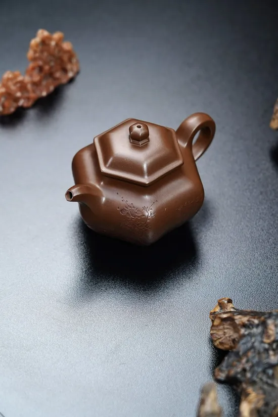 Premium Yixing Clay Teapot 180cc | Artisan Crafted 1