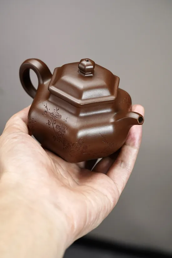Premium Yixing Clay Teapot 180cc | Artisan Crafted 7