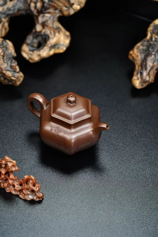 Premium Yixing Clay Teapot 180cc | Artisan Crafted 9