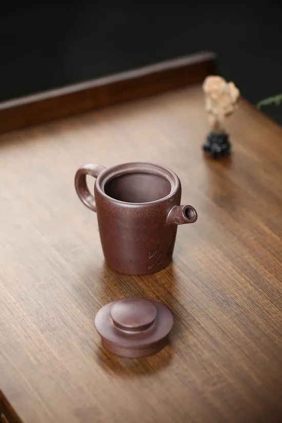 Premium Yixing Zisha Teapot – Handcrafted Clay Artisan Pottery 2