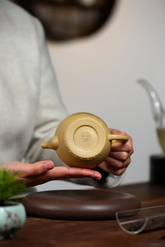 Premium Yixing Zisha Clay Teapot – Artisan Crafted by Sun Xixi 1