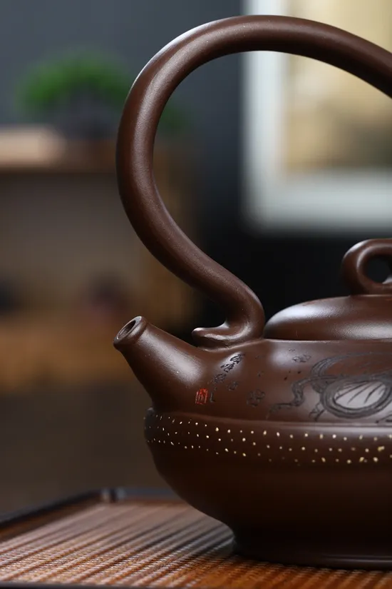 Premium Yixing Zisha Teapot | Masterpiece Clay Art | Double Certification 1