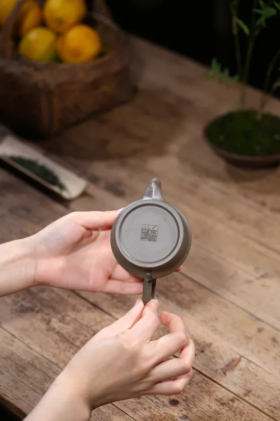 Zisha Teapots: CNY 1 | 200 | 210cc capacity | Chu Dongping 5