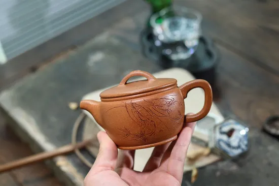 Handmade Yixing Zisha Clay Teapot – Artisan Ceramic Teaware Collection 4