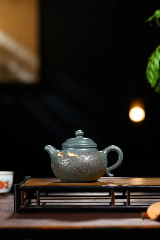 Premium Yixing Teapot | Artisan Zisha Clay Craftsmanship 2