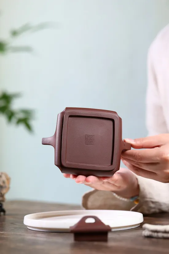 Premium Yixing Clay Teapot | Master Jiang Yaping’s Artisan Craft 5