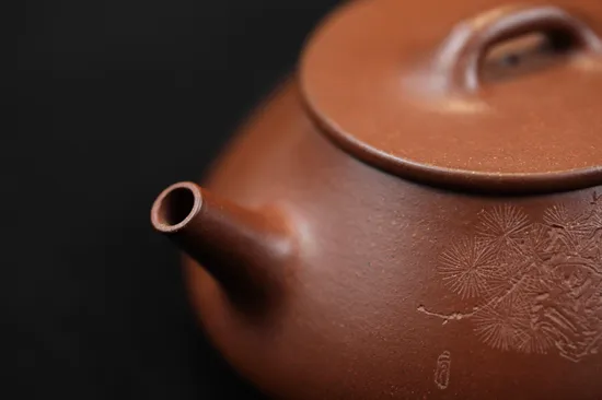Yixing Zisha Teapot - Handcrafted Dragon Blood Clay Pottery 4