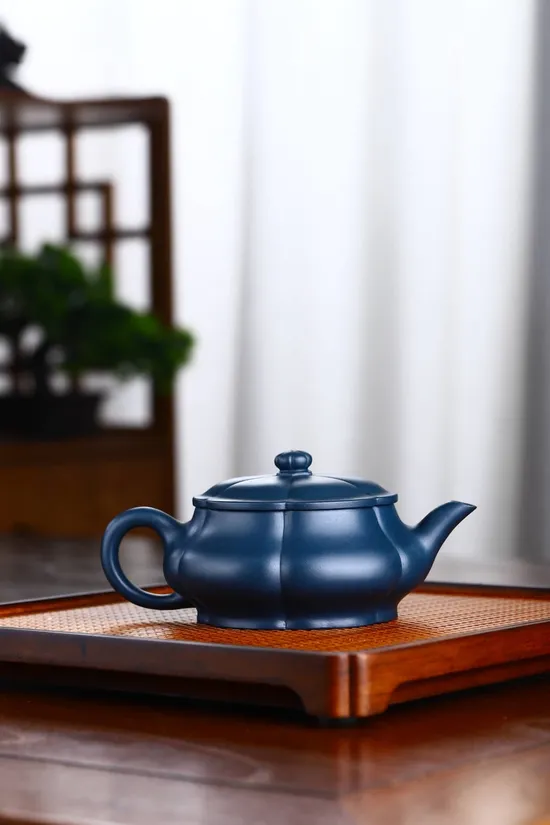 Premium Yixing Teapot | Handcrafted Zisha Clay Artistry | Buy Now 3