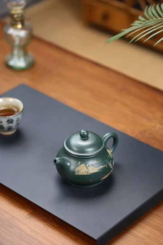 Master Bao Yuhua Yixing Teapot – 260cc Classic Pan Design 1