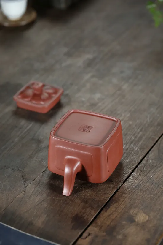 Zisha Teapots: Di Cao Qing clay | Yang Junbao craftsmanship | 280cc capacity 1