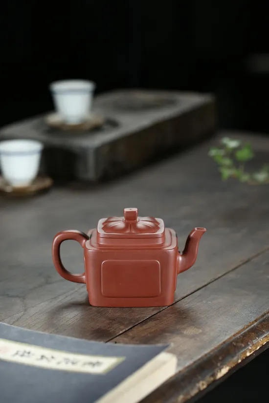 Zisha Teapots: Di Cao Qing clay | Yang Junbao craftsmanship | 280cc capacity 2