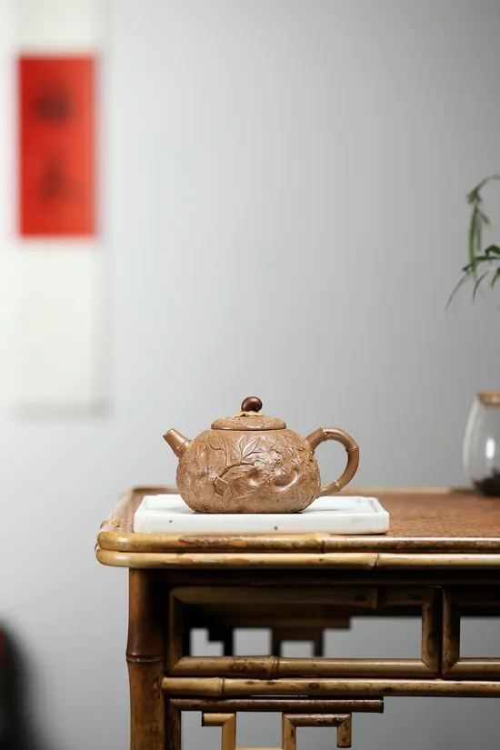 Yang Junbao Handcrafted Yixing Clay Teapot - Artisan Zisha Teapots 2