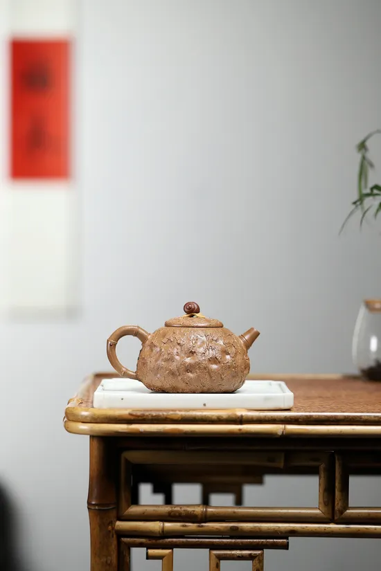 Yang Junbao Handcrafted Yixing Clay Teapot - Artisan Zisha Teapots 4