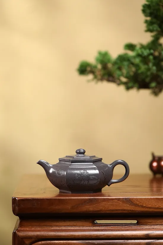 Authentic Yixing Zisha Clay Teapot | Handcrafted Collectible Da Bin Liu Fang 5