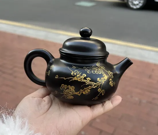 Yixing Clay Teapot Rong Tian | Authentic Zisha Artistry 3