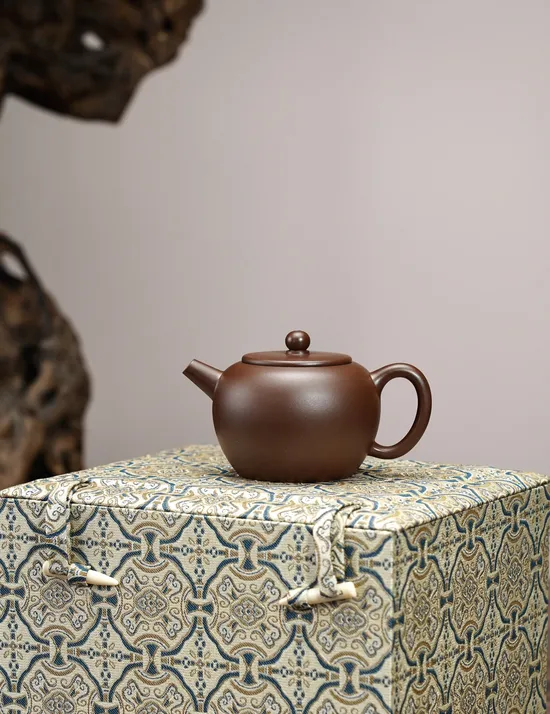 Yixing Teapot | Premium Purple Clay Teapot Craftsmanship 1