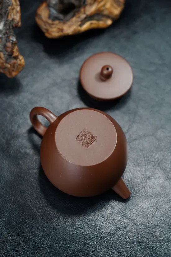 Yixing Teapot | Premium Purple Clay Teapot Craftsmanship 3