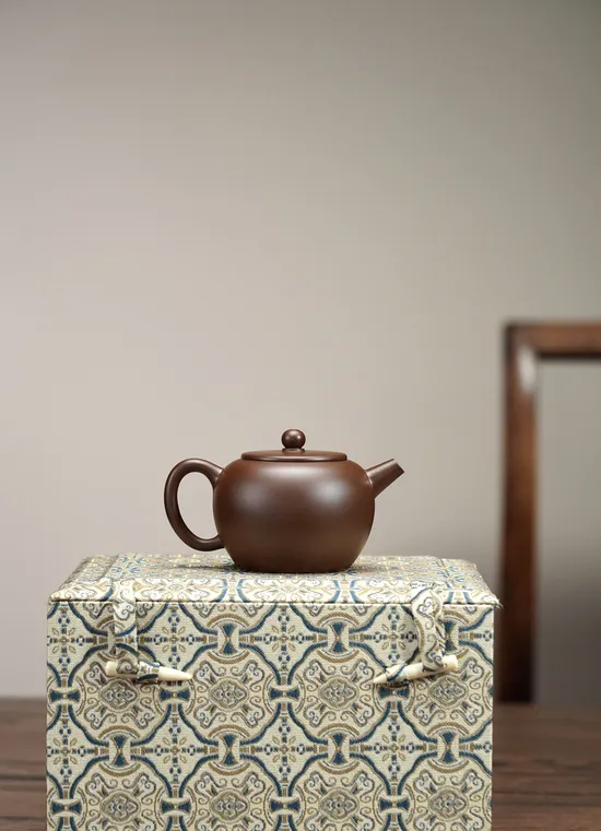 Yixing Teapot | Premium Purple Clay Teapot Craftsmanship 8