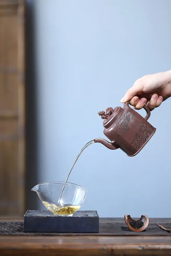 Handcrafted Yixing Zisha Teapot - Artisan Purple Clay Masterpiece 2