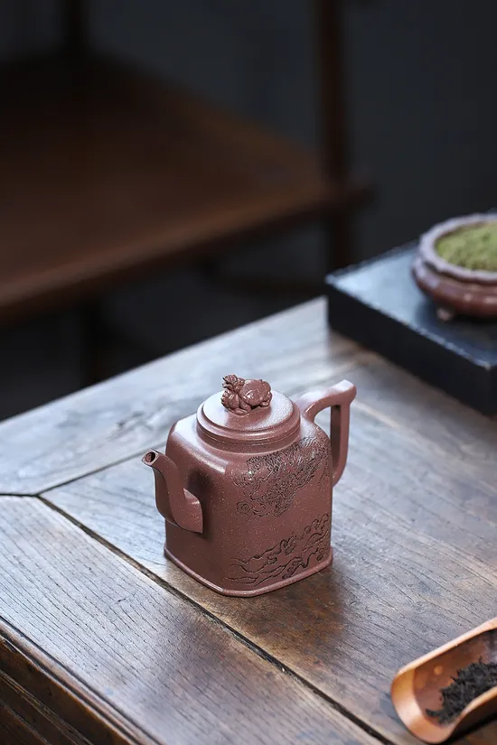 Handcrafted Yixing Zisha Teapot - Artisan Purple Clay Masterpiece 6