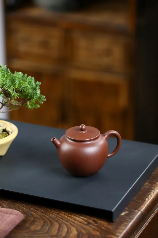 Yixing Clay Teapot | Handcrafted Artisan Teapots for Tea Lovers 3