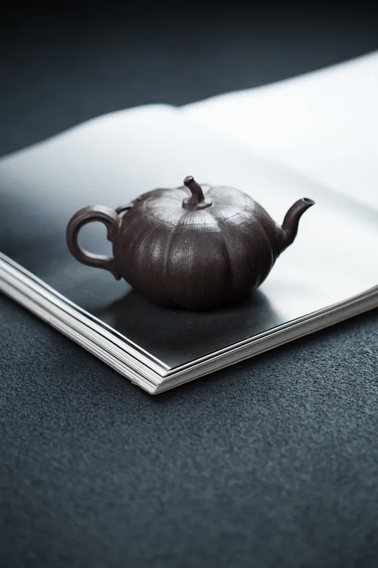 Best Yixing Teapots | Premium Celadon Clay & Classic Design 9