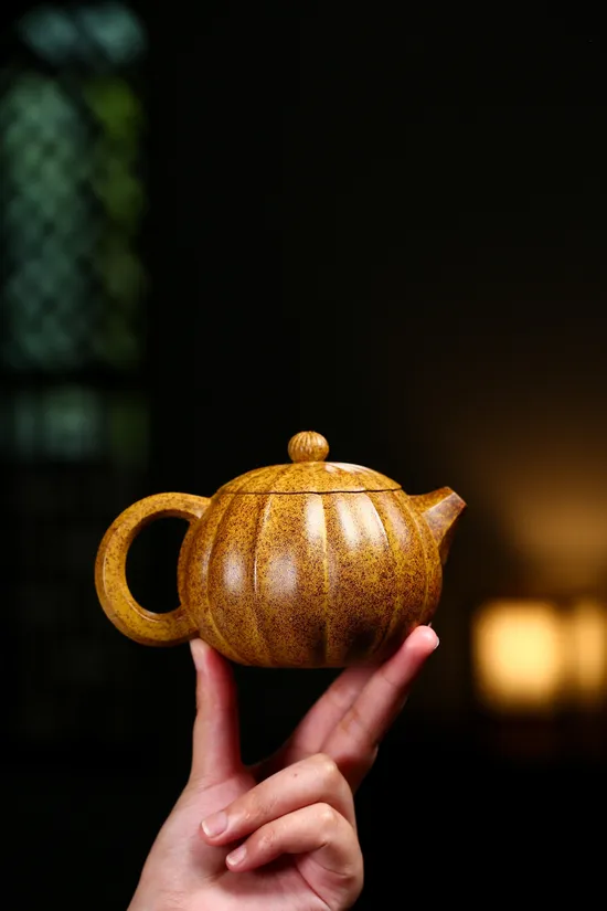 Yixing Zisha Teapot | Collectible Golden Clay Artistry 3