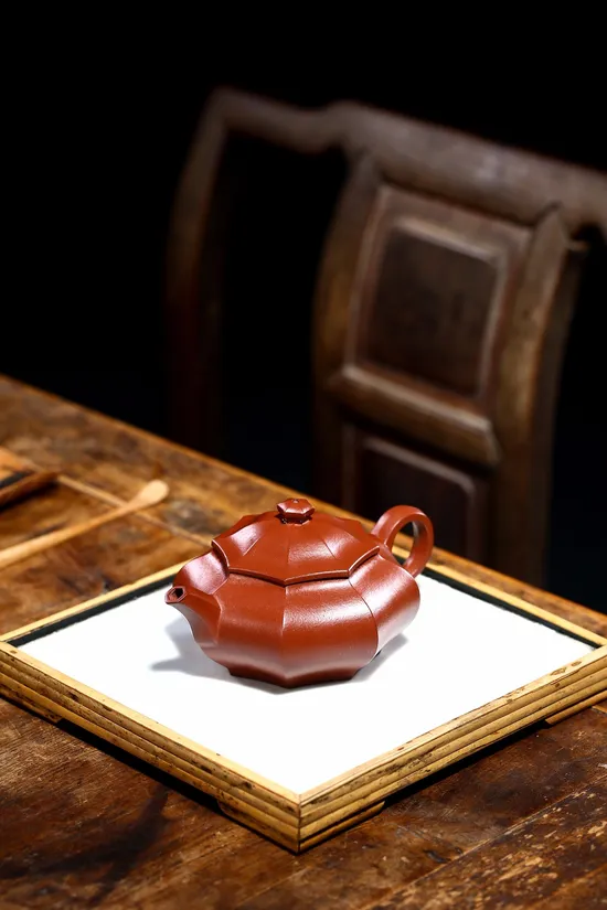 Yixing Zisha Teapot - Eight Facets | Award-Winning Artistry 2
