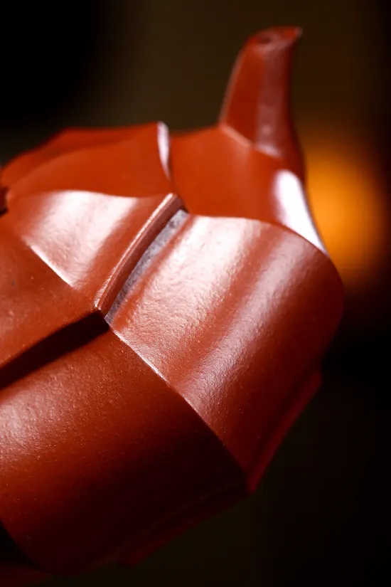 Yixing Zisha Teapot - Eight Facets | Award-Winning Artistry 4