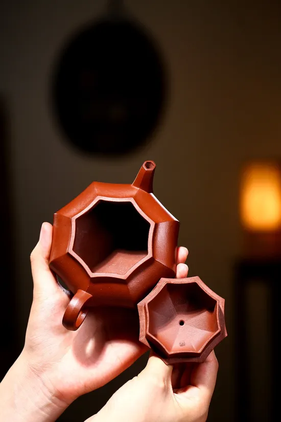 Yixing Zisha Teapot - Eight Facets | Award-Winning Artistry 8
