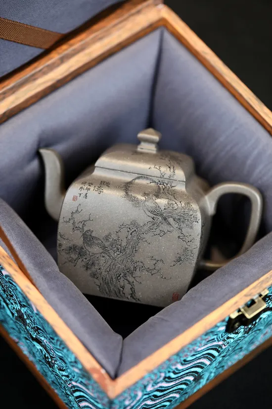 Premium Yixing Clay Teapot | Handcrafted Zisha Artisan Pottery 1