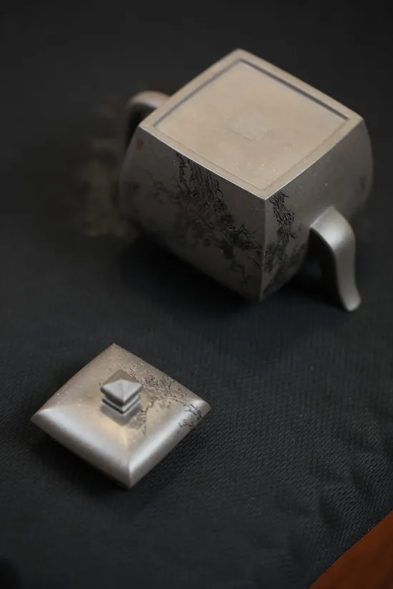 Premium Yixing Clay Teapot | Handcrafted Zisha Artisan Pottery 3