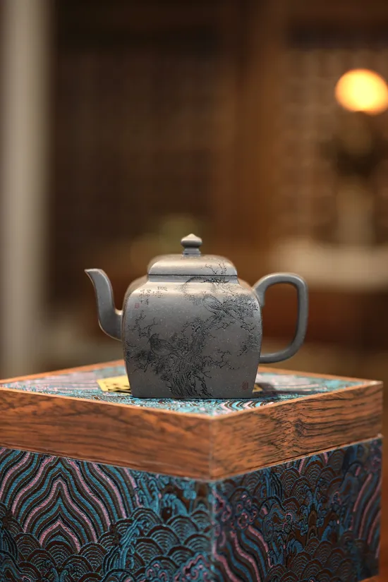Premium Yixing Clay Teapot | Handcrafted Zisha Artisan Pottery 9
