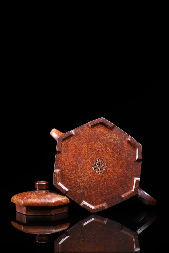 Yixing Zisha Clay Teapot - Wu Yongkuan's Hexagonal Ancient Bell 2