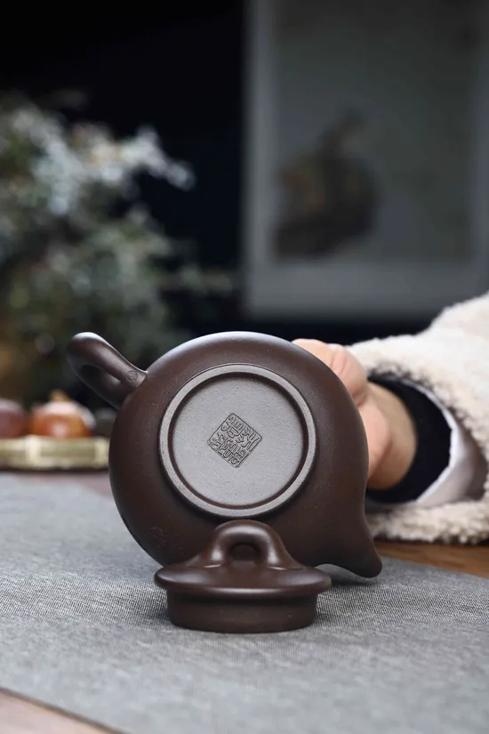 Premium Yixing Zisha Teapot - Antique Craftsmanship & Collector's Edition 1