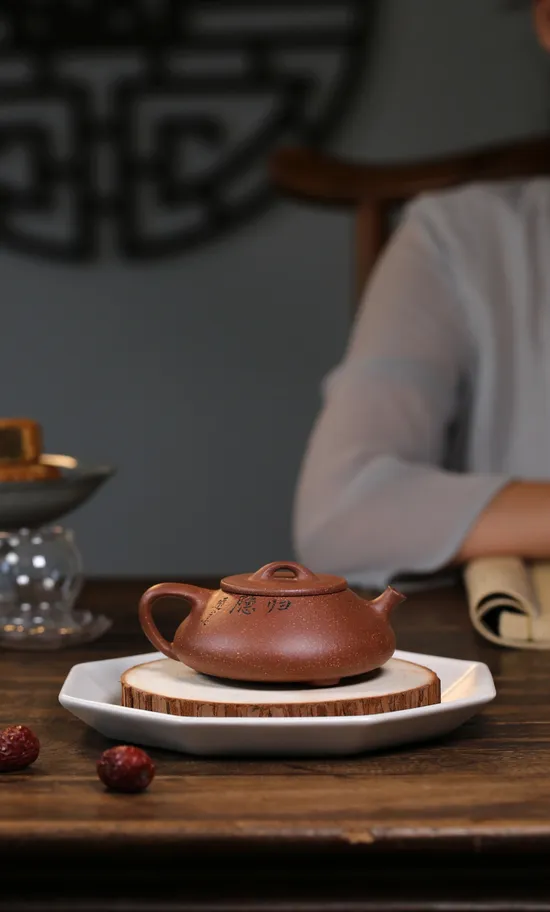 Premium Zisha Clay Teapot | Artisan-Crafted Yixing Teapot 8