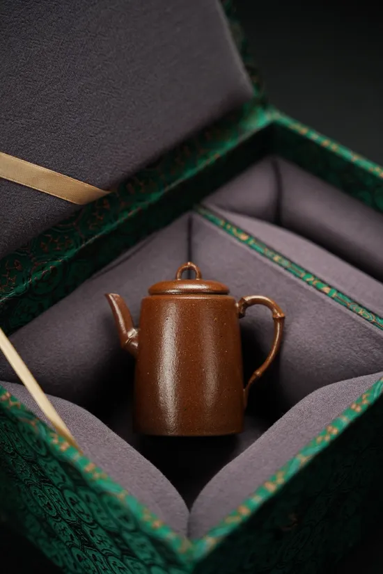 Premium Yixing Clay Teapot | Handcrafted Artisan Teapot 85cc 1