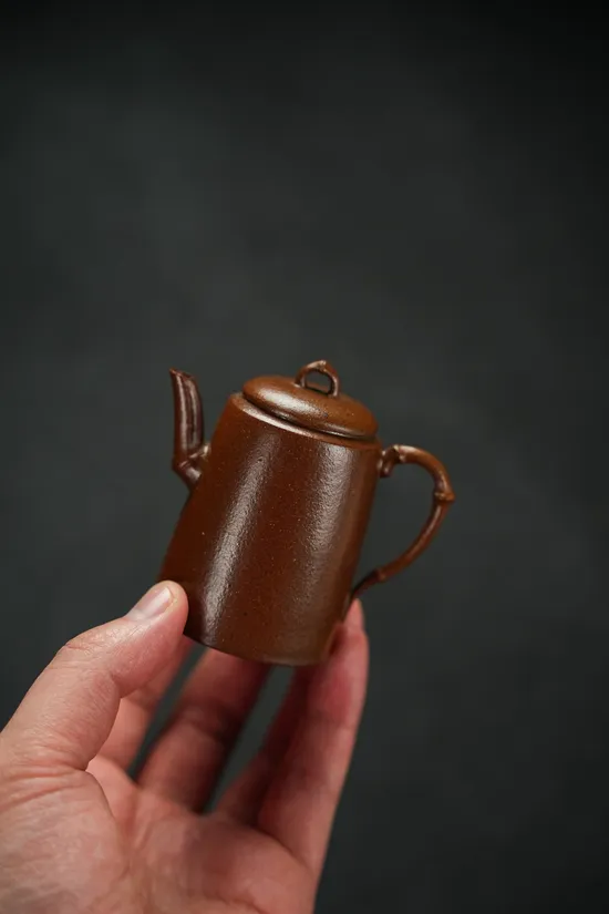 Premium Yixing Clay Teapot | Handcrafted Artisan Teapot 85cc 2