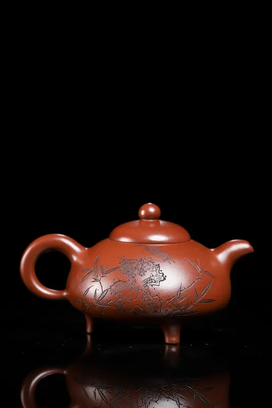 Master Xu Nan Yuru Zisha Teapot - Premium Purple Clay Artistry 4